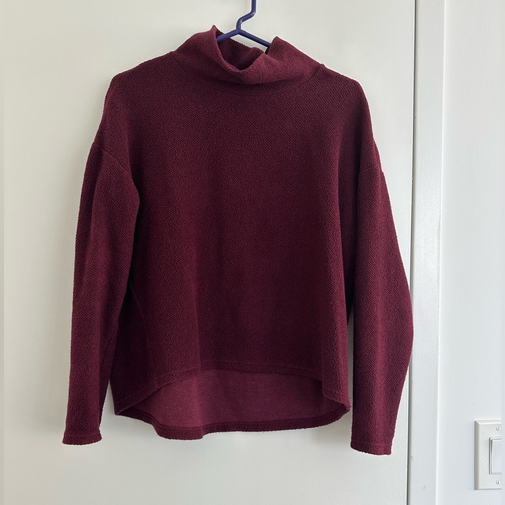 Banana Republic factory maroon mock neck sweatshirt